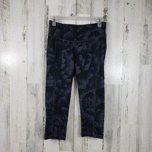3/$15 old navy active fitted black cropped capri leggings women's size medium